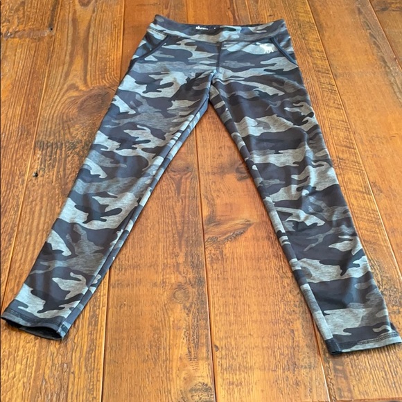 Abercrombie Kids 9/10 Black Camo Leggings - Picture 1 of 4
